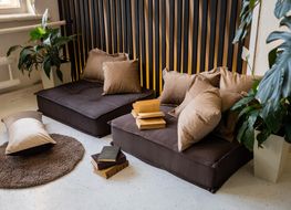 Диван-кровать, кресло-кровать MIELLA Lora 2 Small, коричневый с карамельными подушками