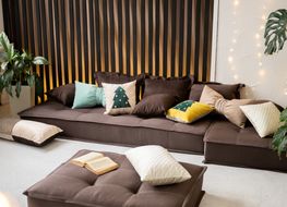 Угловой диван-трансформер MIELLA Lora, коричневый с коричневыми подушками